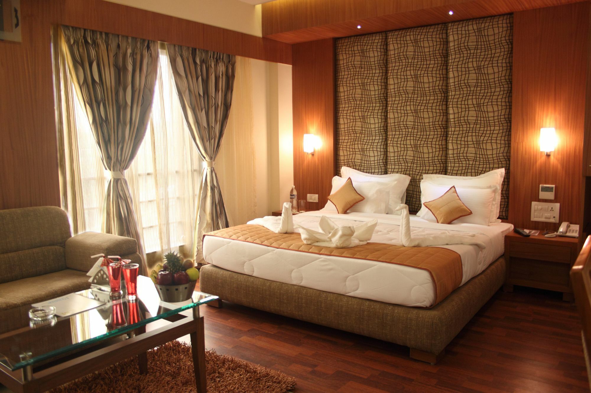 Hotel Pristine Residency Ahmedabad Exterior foto